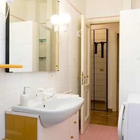 Appartamento Luminoso Con Terrazzo E Parcheggio